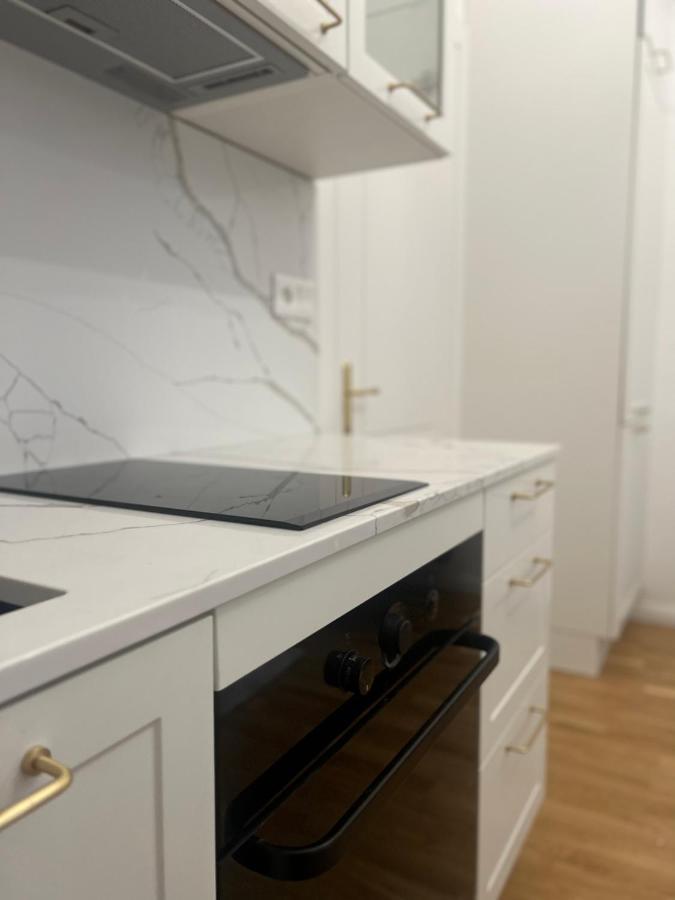 Angeloroma Deluxe Apartment Прага Екстериор снимка