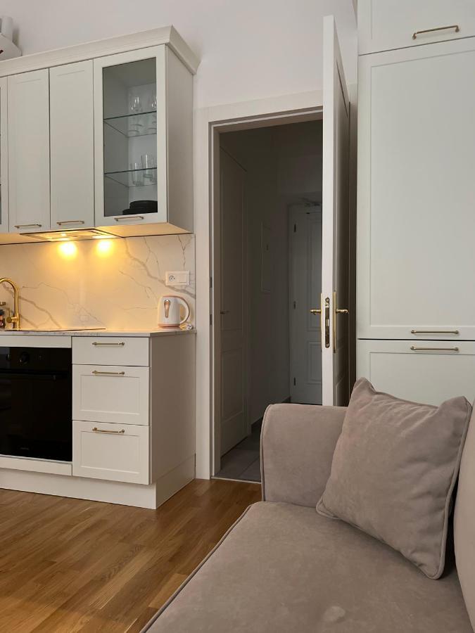 Angeloroma Deluxe Apartment Прага Екстериор снимка