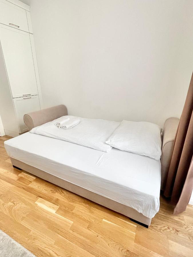 Angeloroma Deluxe Apartment Прага Екстериор снимка